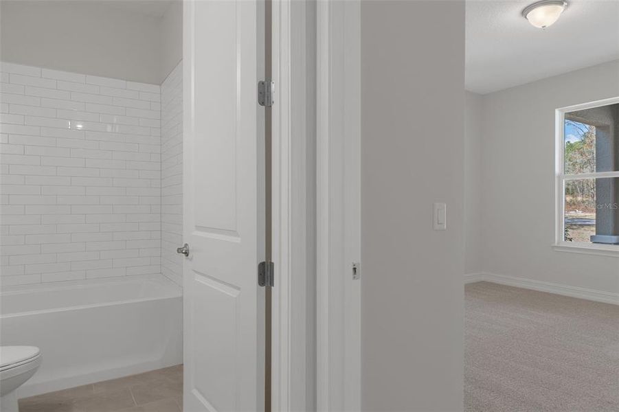 Spacious, unfurnished interior of a new home in Pine Ridge Estates, Beverly Hills (Image 44).