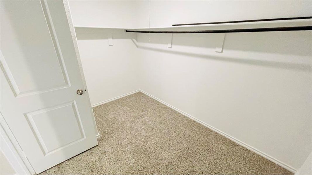 Spacious, unfurnished interior of a new home in Sunnycreek, Fort Worth (Image 7). Spacious, unfurnished interior of a new home in Sunnycreek, Fort Worth (Image 7).