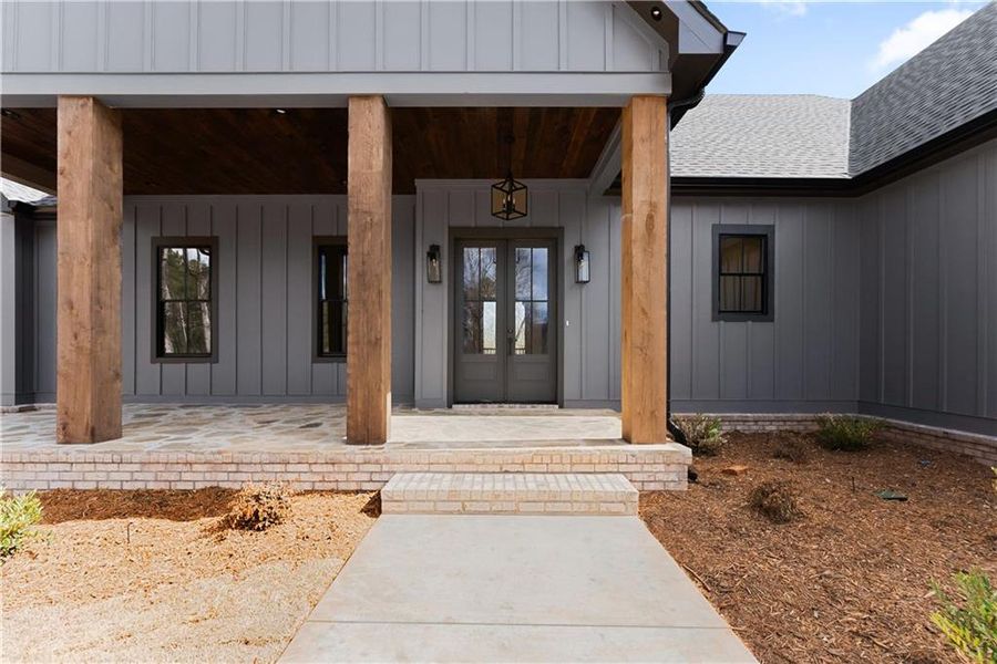 Exterior details and patio area of a home in , Gainesville (Image 35).