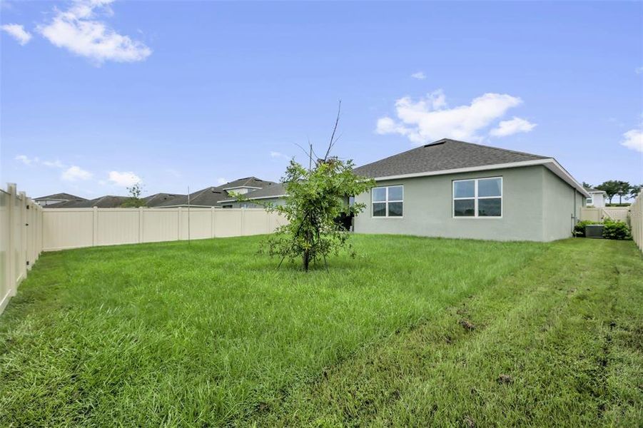 Exterior details and patio area of a home in Timberwalk, Mount Dora (Image 24).
