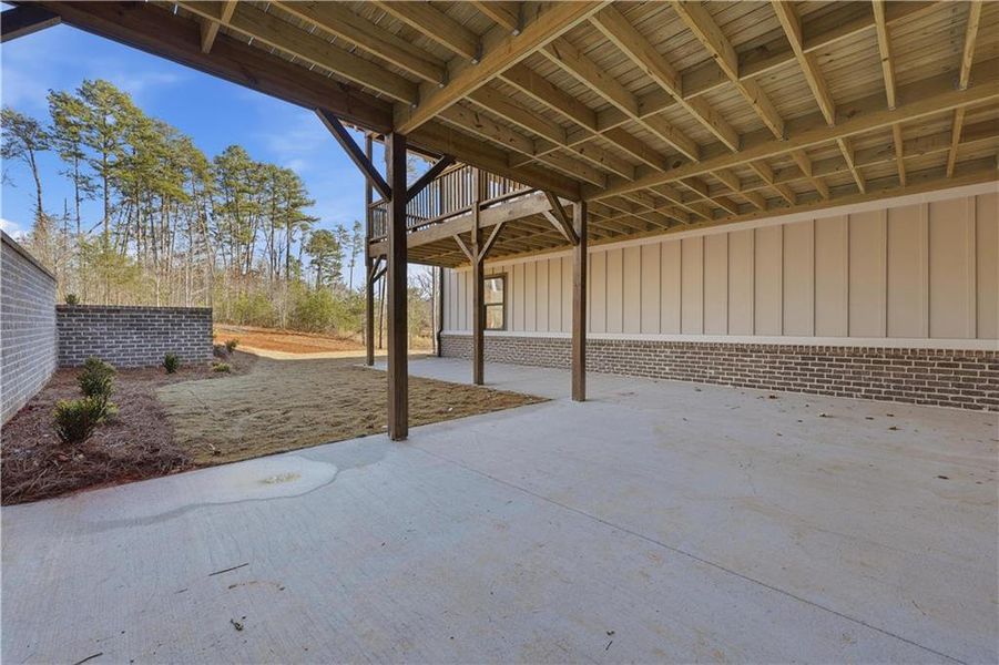 Exterior details and patio area of a home in , Gainesville (Image 4).