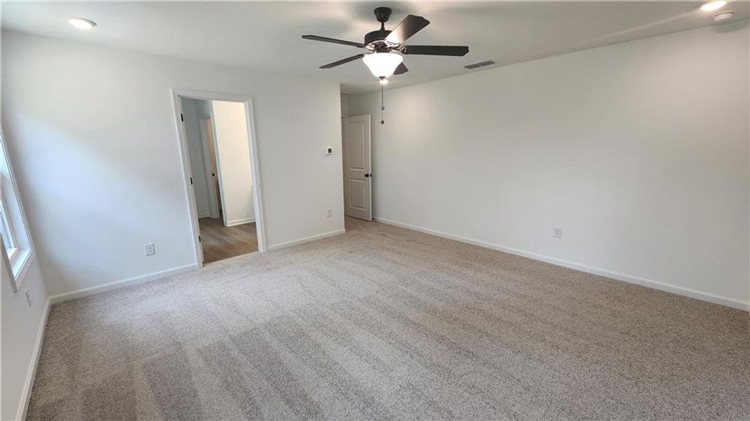 Spacious, unfurnished interior of a new home in The Estates at Casteel, Bethlehem (Image 31).