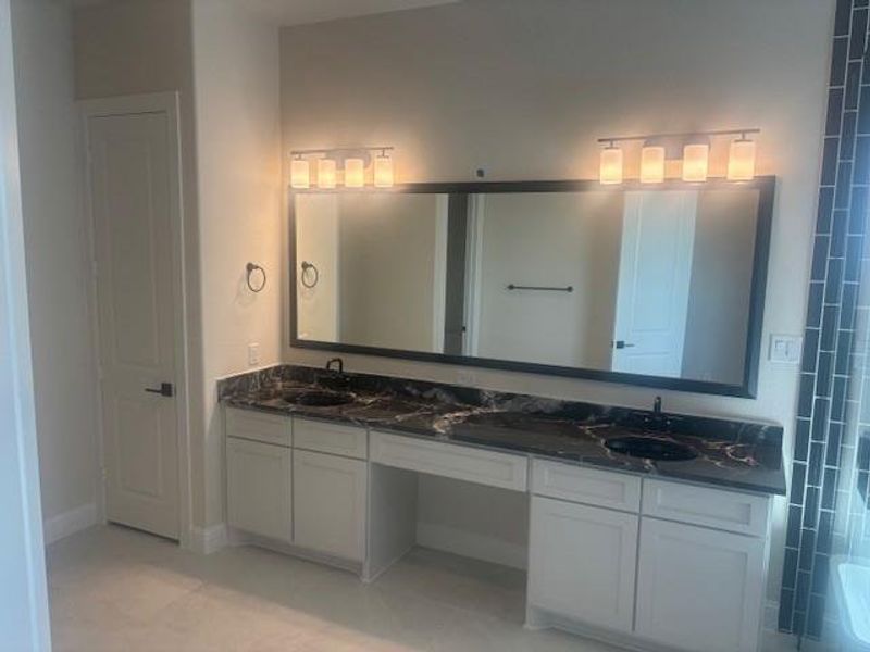 Image 15 of a home in Del Bello Lakes 60'. Image 15 of a home in Del Bello Lakes 60'.