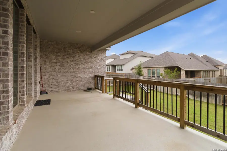 Exterior details and patio area of a home in Kinder Ranch, San Antonio (Image 19).