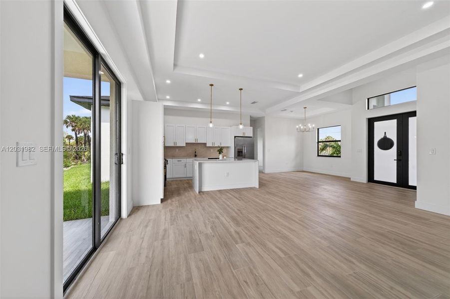 Spacious, unfurnished interior of a new home in , Naples (Image 28).