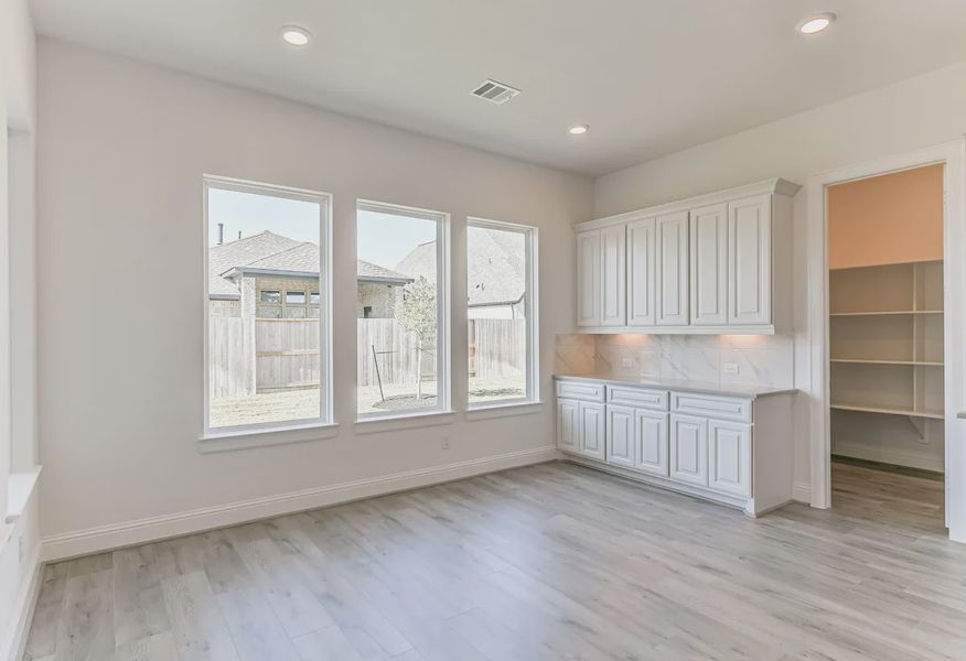 Plan 6010 dining room - 7 of 19