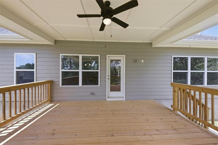 Exterior details and patio area of a home in Tuscany Hills, Douglasville (Image 26).