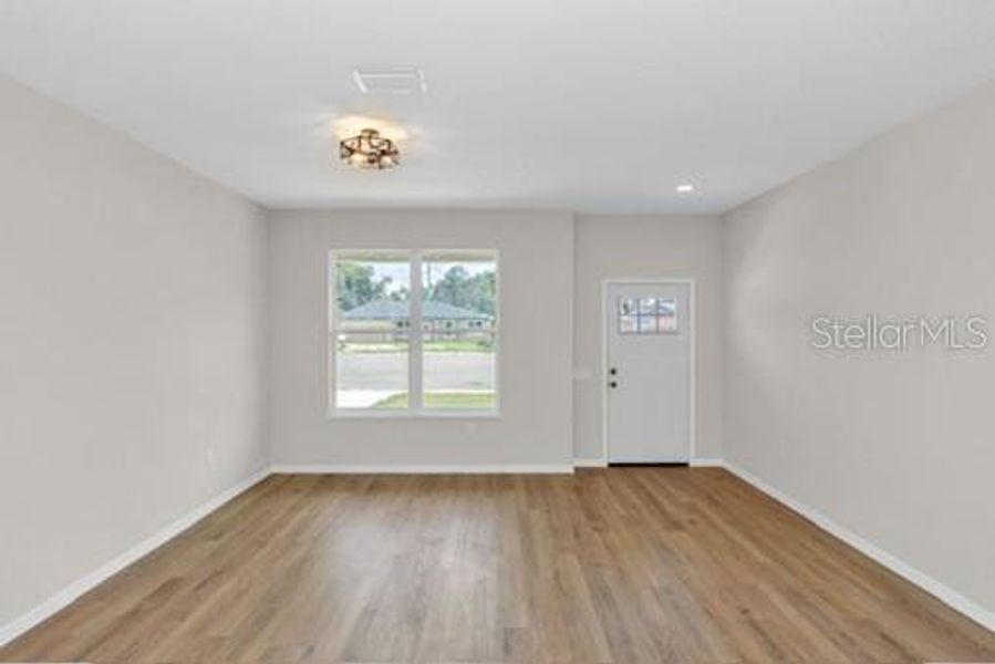 Spacious, unfurnished interior of a new home in , Deltona (Image 24).