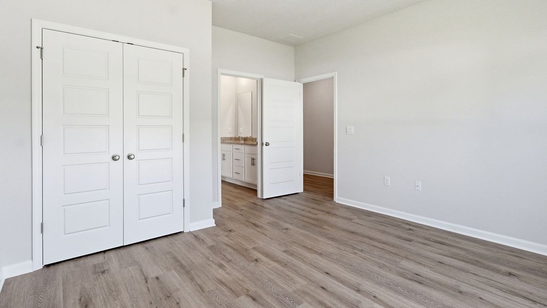 Spacious, unfurnished interior of a new home in Greystone, Crawfordville (Image 27).