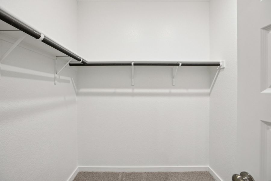 A metal bar with a metal bar.