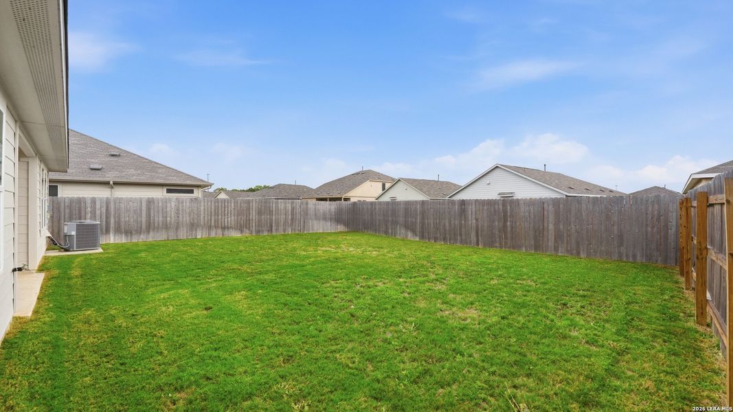 Exterior details and patio area of a home in Heather Glen, New Braunfels (Image 30).