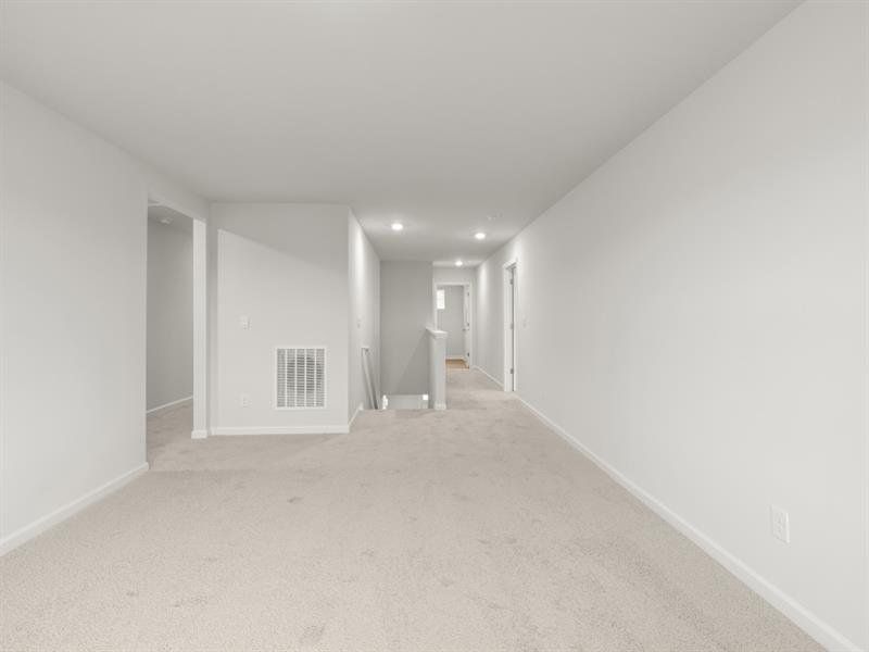 Spacious, unfurnished interior of a new home in Lost Creek, Dallas (Image 46).