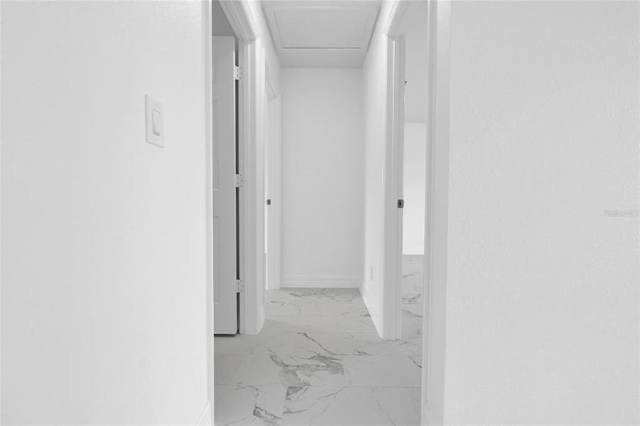 Spacious, unfurnished interior of a new home in , Cape Coral (Image 34).