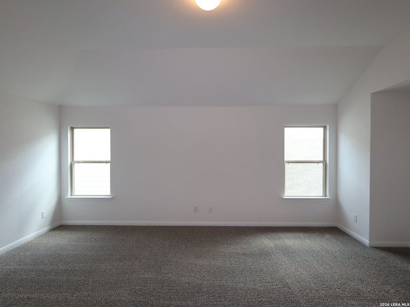 Spacious, unfurnished interior of a new home in Park Place, New Braunfels (Image 28).