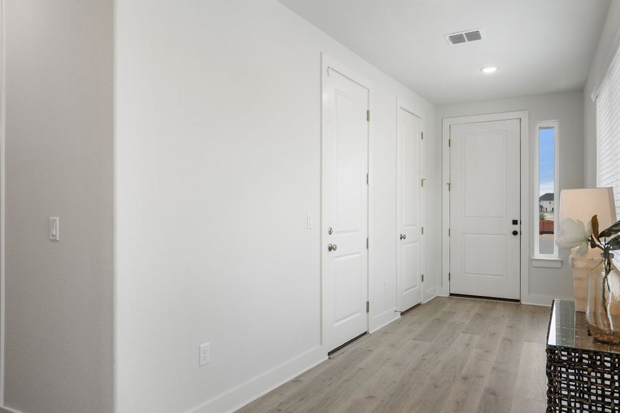 Spacious, unfurnished interior of a new home in Foxfield, Austin (Image 21). Spacious, unfurnished interior of a new home in Foxfield, Austin (Image 21).