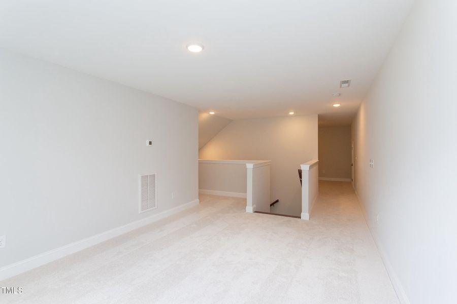 Avenel - MEA 003 - IMG_8103 Avenel - MEA 003 - IMG_8103