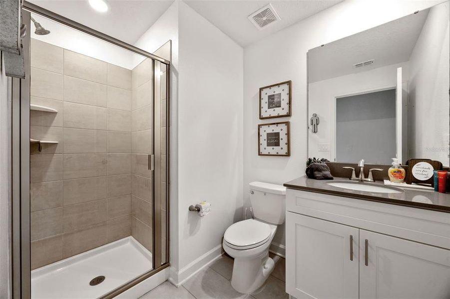 Furnished interior view inside a new home in , Kissimmee (Image 9).