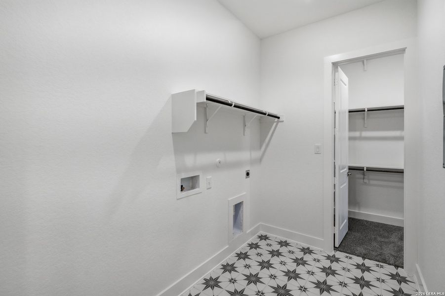 Spacious, unfurnished interior of a new home in Prominence, San Antonio (Image 29).