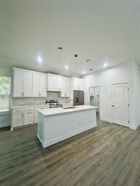 Furnished interior view inside a new home in , Waxahachie (Image 9). Furnished interior view inside a new home in , Waxahachie (Image 9).