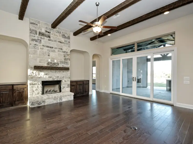 Representative unfurnished interior of a home built from the Santa Barbara II by Giddens Homes in Scofield Farms Estates, Georgetown (Image 114).