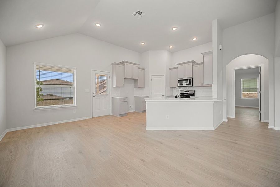 Furnished interior view inside a new home in Porter Country, Kyle (Image 5).