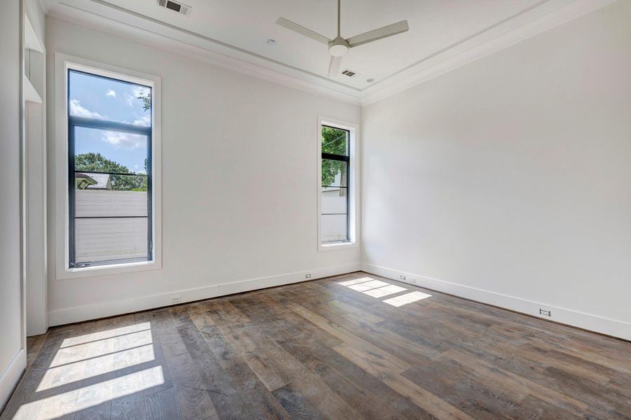 Secondary bedroom. Secondary bedroom.