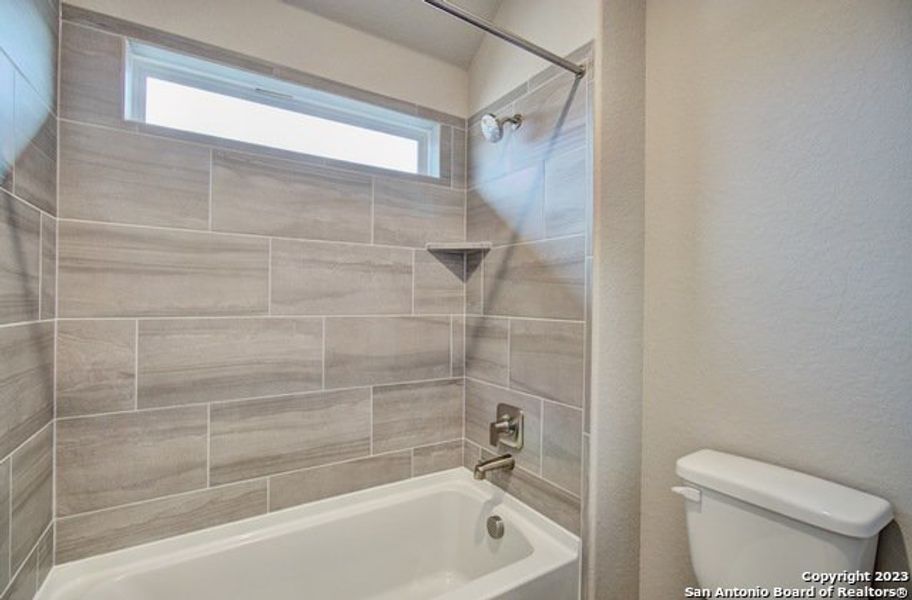 Image 26 of a home in Stream Waters.