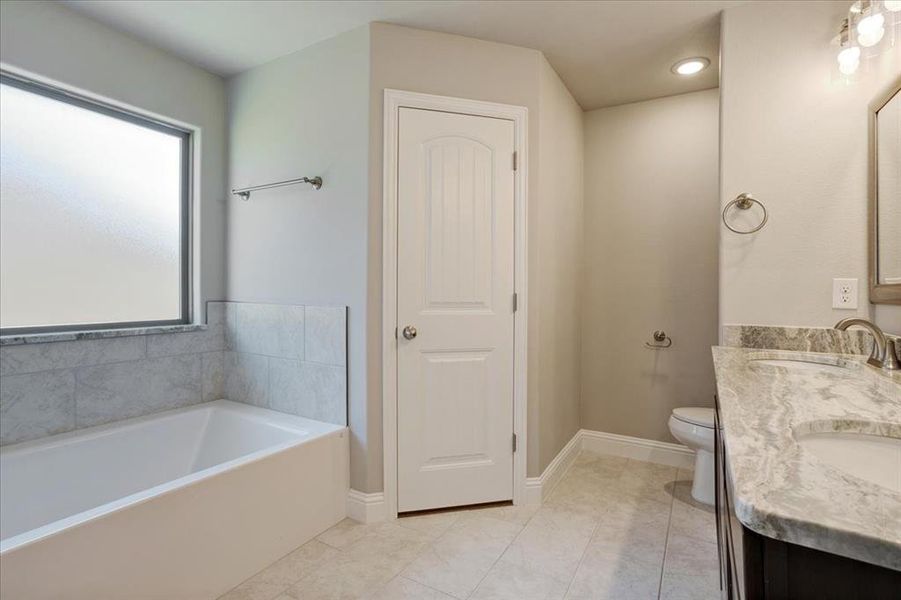 Furnished interior view inside a new home in , Sherman (Image 11).