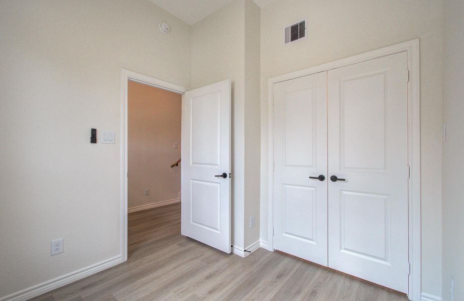 Picture is not of the actual home. It is a representative of a home of the same floor plan. Picture is not of the actual home. It is a representative of a home of the same floor plan.