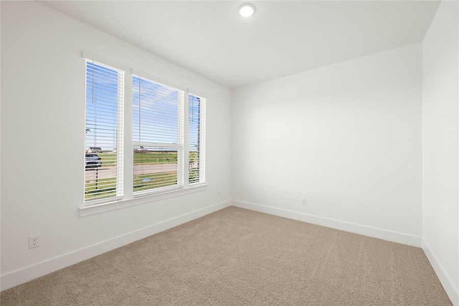 Spacious, unfurnished interior of a new home in Rancho San Gabriel, Georgetown (Image 22).