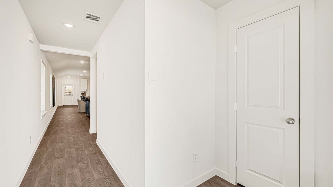 Representative unfurnished interior of a home built from the Diana by D.R. Horton in Holly Ridge, Rosenberg (Image 19).