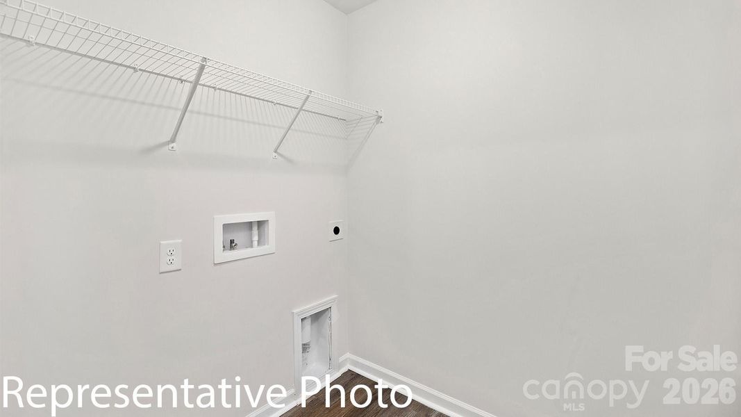 Spacious, unfurnished interior of a new home in Fergus Crossing, York (Image 17).