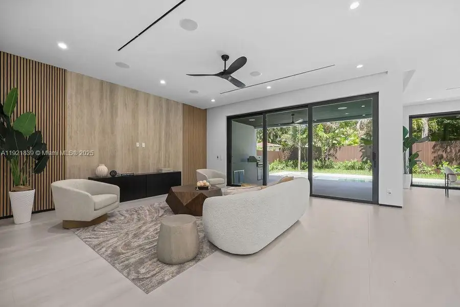 Furnished interior view inside a new home in , Fort Lauderdale (Image 12). Furnished interior view inside a new home in , Fort Lauderdale (Image 12).