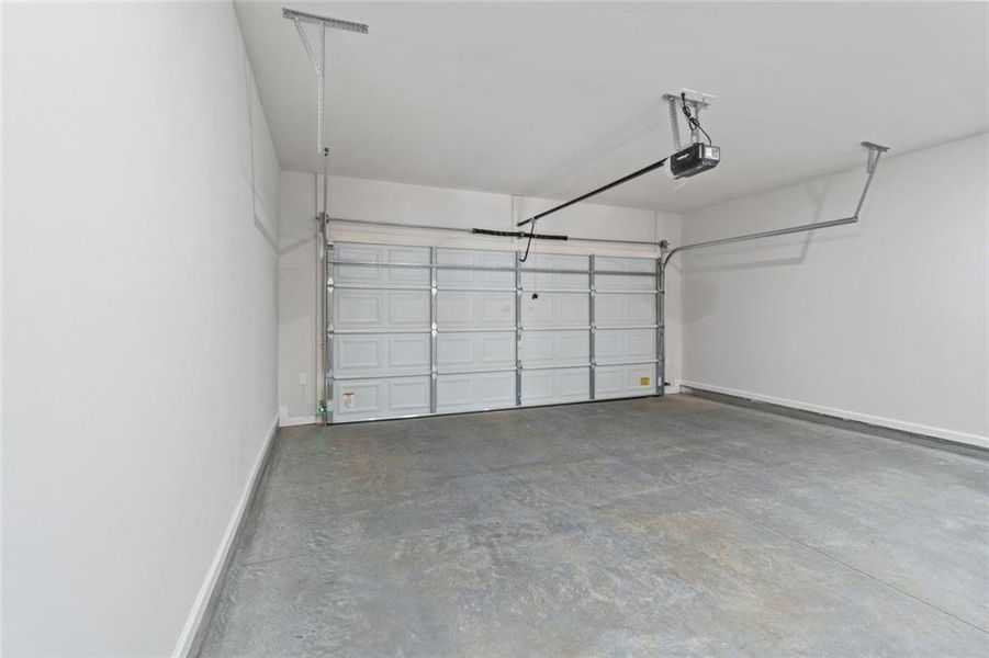 Spacious, unfurnished interior of a new home in , Alto (Image 16).