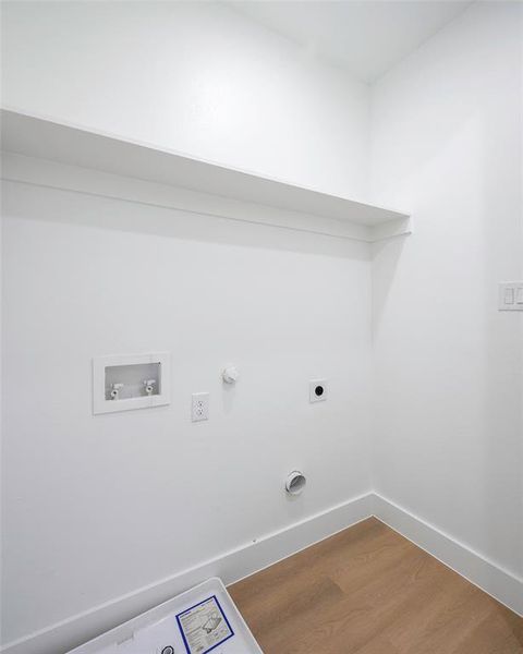 Spacious, unfurnished interior of a new home in , Dallas (Image 25). Spacious, unfurnished interior of a new home in , Dallas (Image 25).