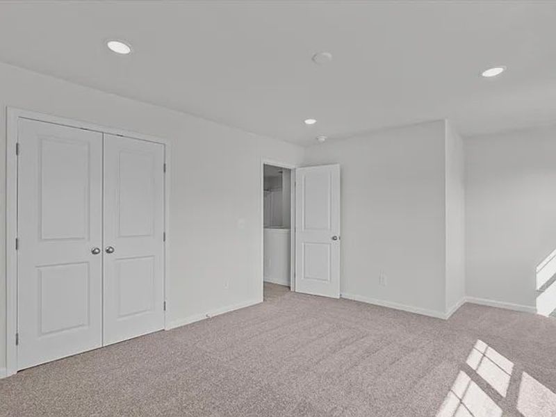 Spacious, unfurnished interior of a new home in Portrait Hills, Aiken (Image 9).