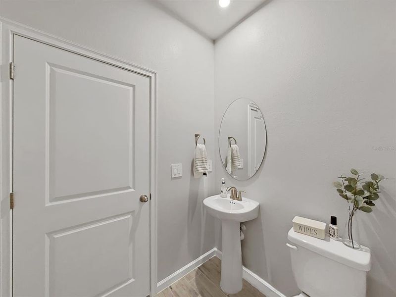 Furnished interior view inside a new home in , Lutz (Image 38).