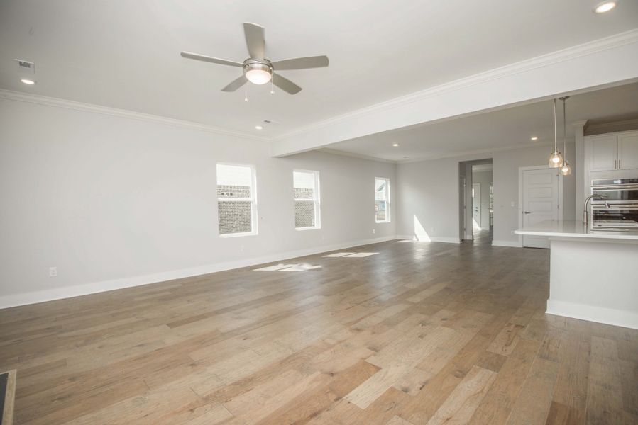 *Photo of example home. Selections and Finishes May Vary.* *Photo of example home. Selections and Finishes May Vary.*