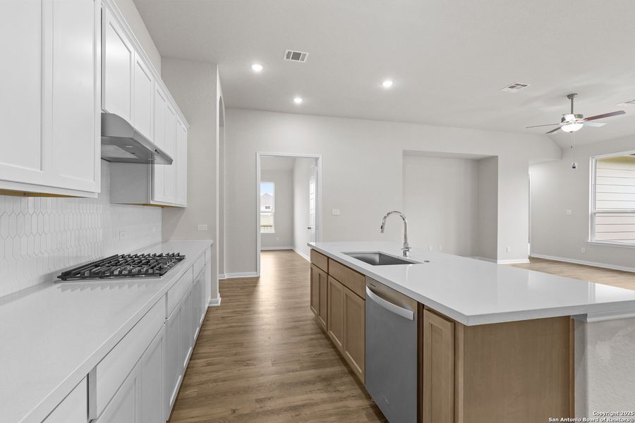 Furnished interior view inside a new home in Foxbrook, Cibolo (Image 10). Furnished interior view inside a new home in Foxbrook, Cibolo (Image 10).