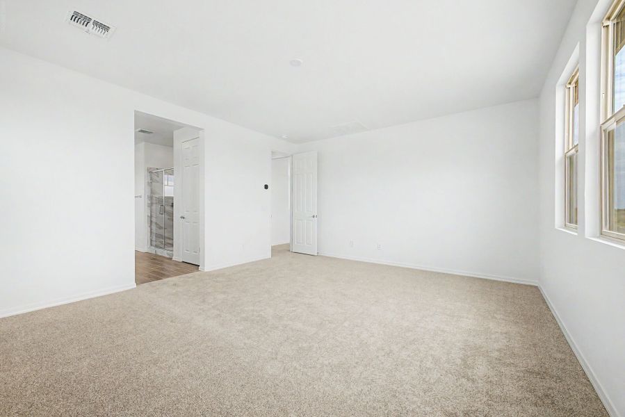 Spacious, unfurnished interior of a new home in White Tank Vistas, Waddell (Image 18).