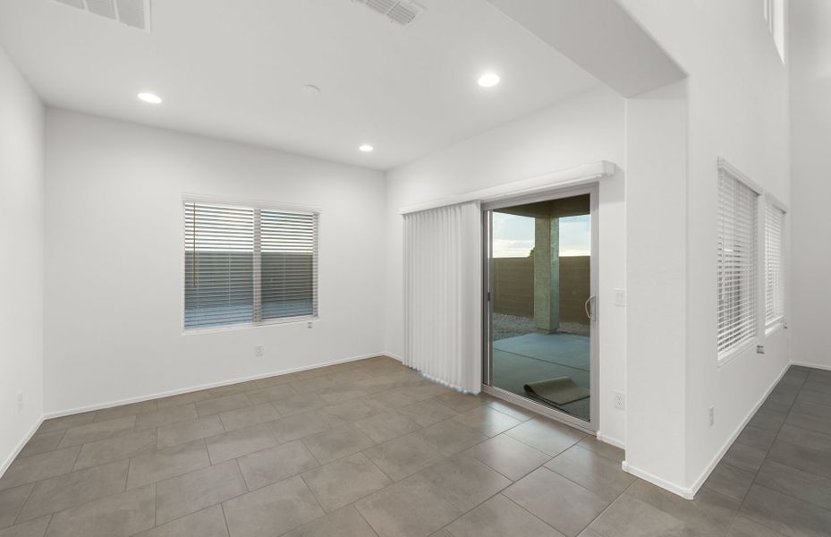 Spacious, unfurnished interior of a new home in Parkside at Anthem at Merrill Ranch, Florence (Image 17).
