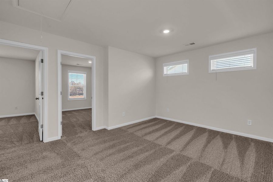 Spacious, unfurnished interior of a new home in Halton Oaks, Spartanburg (Image 25).
