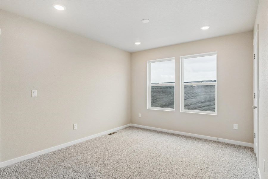 Spacious, unfurnished interior of a new home in Aspen Ranch, Fountain (Image 16).