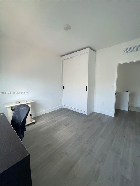 Spacious, unfurnished interior of a new home in , Florida City (Image 24).