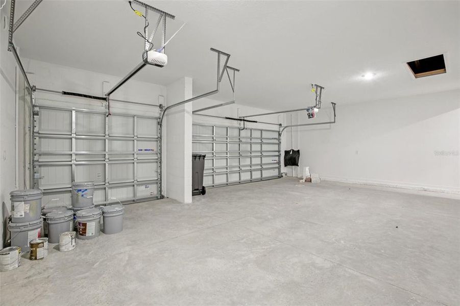 Spacious, unfurnished interior of a new home in Oakfield Trails, Parrish (Image 11).