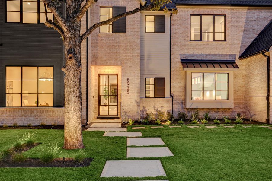 Exterior details and patio area of a home in , Houston (Image 26).