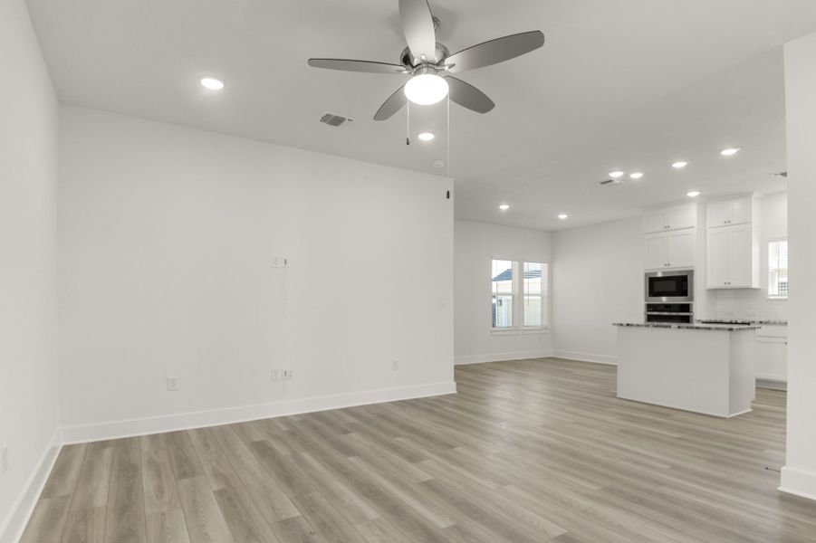 Spacious, unfurnished interior of a new home in Easton Park, Austin (Image 41).