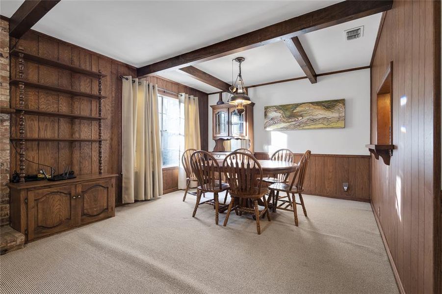 Furnished interior view inside a new home in , Mineola (Image 7).