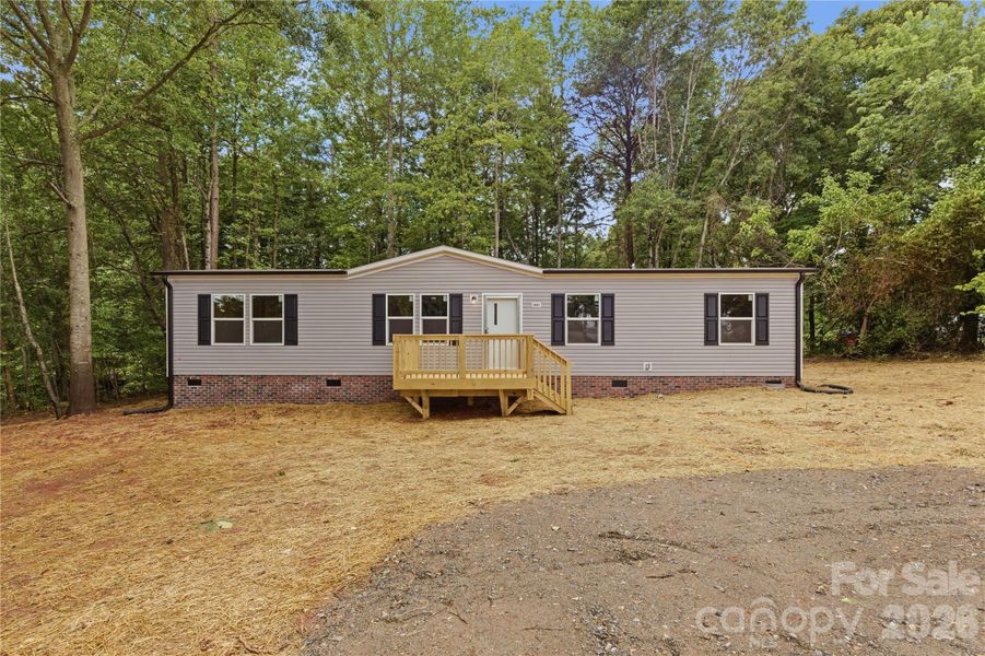 Exterior details and patio area of a home in , Lincolnton (Image 24).