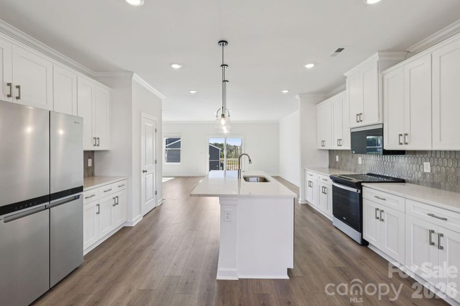 Photo is not of the actual home, but is an inspirational photo of builder’s model home and may depict options, furnishings, and/or decorator features that are not included Photo is not of the actual home, but is an inspirational photo of builder’s model home and may depict options, furnishings, and/or decorator features that are not included